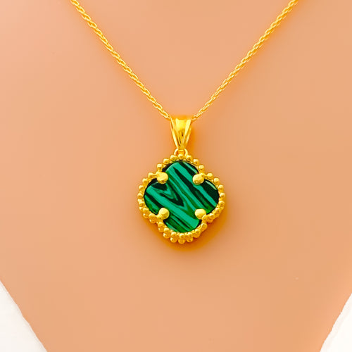 Palatial Posh 21k Gold Clover Pendant W/Chain 