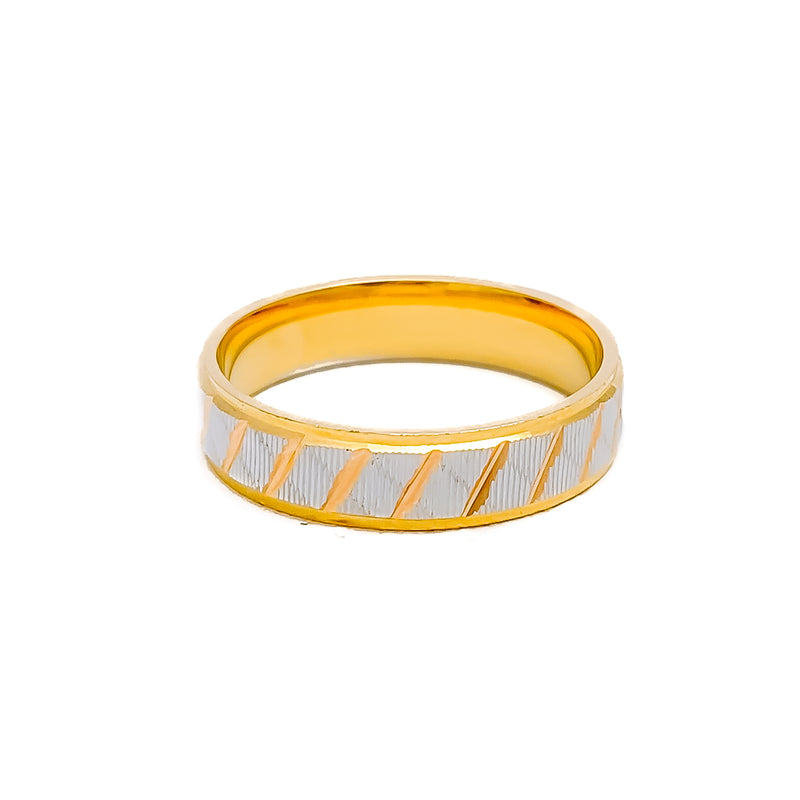 minimalist-striped-22k-gold-band