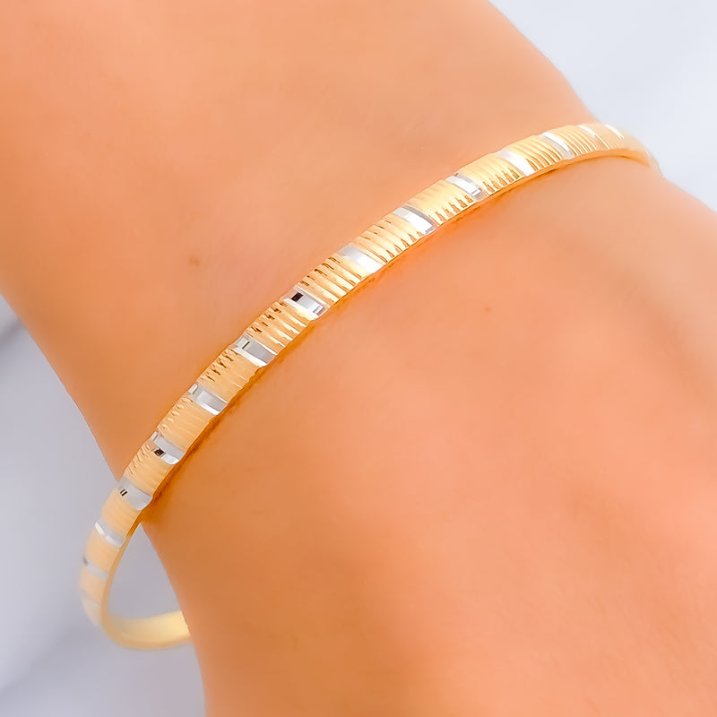 Beautiful Refined 22k Gold Bangle