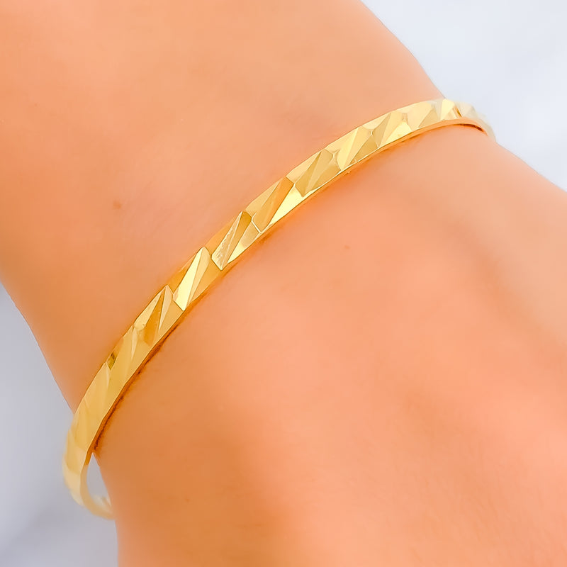 Traditional Radiant 22k Gold Bangle