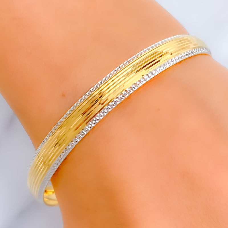 Shiny Delightful 22k Gold Bangle