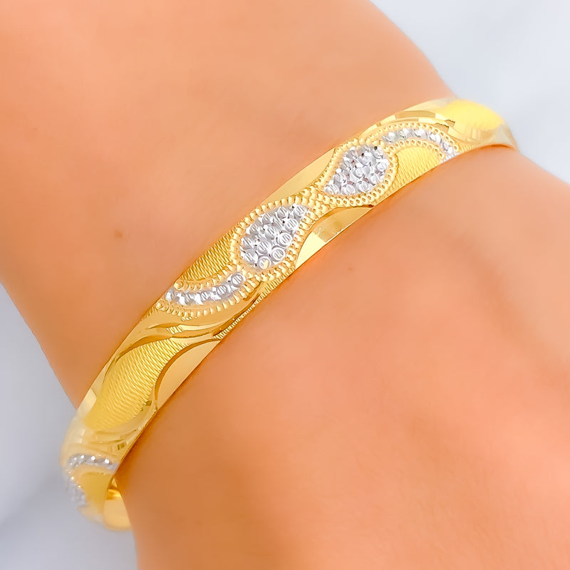 Eternal Radiant 22k Gold Bangle