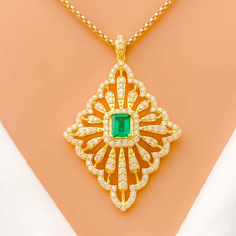 refined-ornate-flower-diamond-18k-gold-pendant