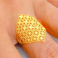 Refined Charming 21k Gold Floral Ring 