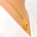 decorative-striped-drop-diamond-18k-gold-pendant