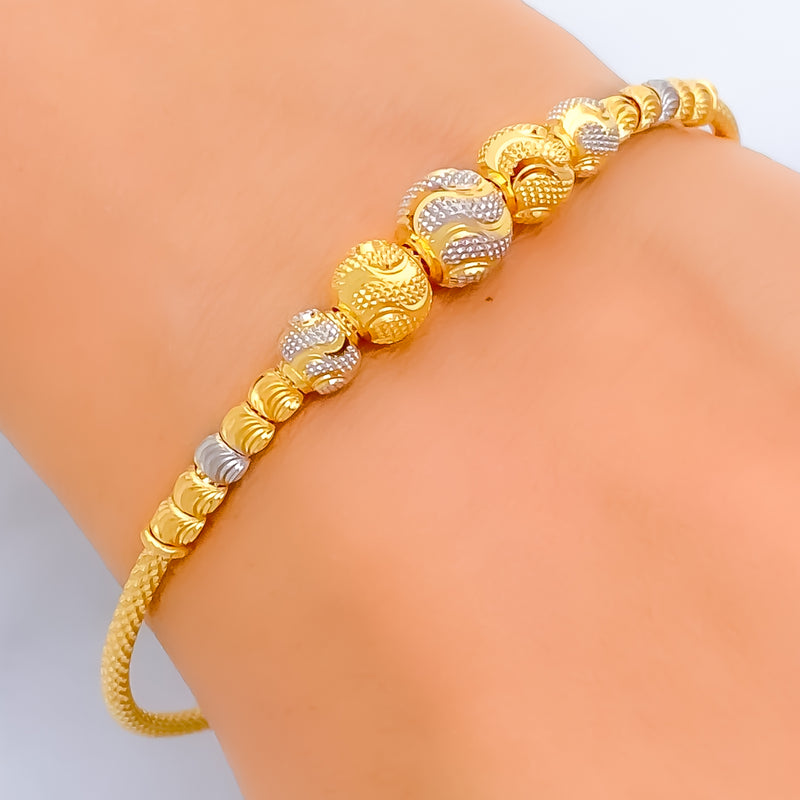 artistic-dazzling-22k-gold-bangle-bracelet