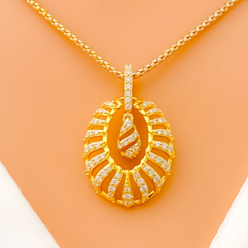 delicate-oval-ornate-diamond-18k-gold-pendant