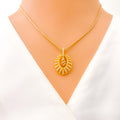 delicate-oval-ornate-diamond-18k-gold-pendant