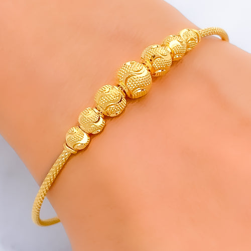 shimmering-vibrant-22k-gold-bangle-bracelet