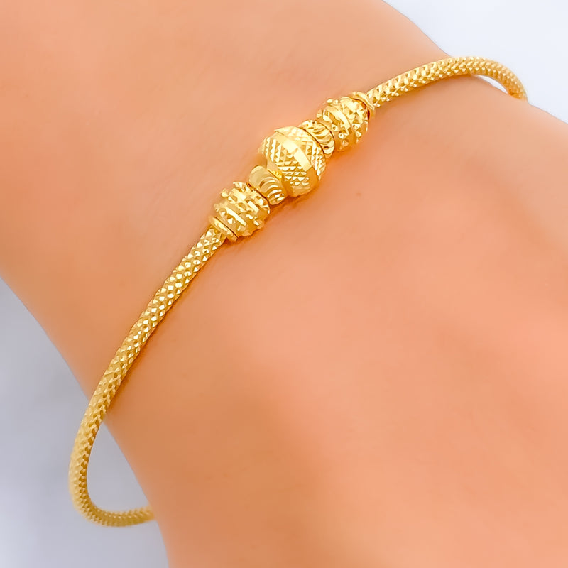 blooming-classy-22k-gold-bangle-bracelet