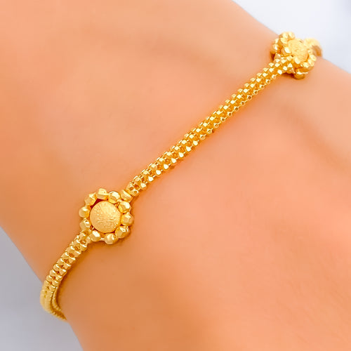 dressy-flower-22k-gold-bracelet