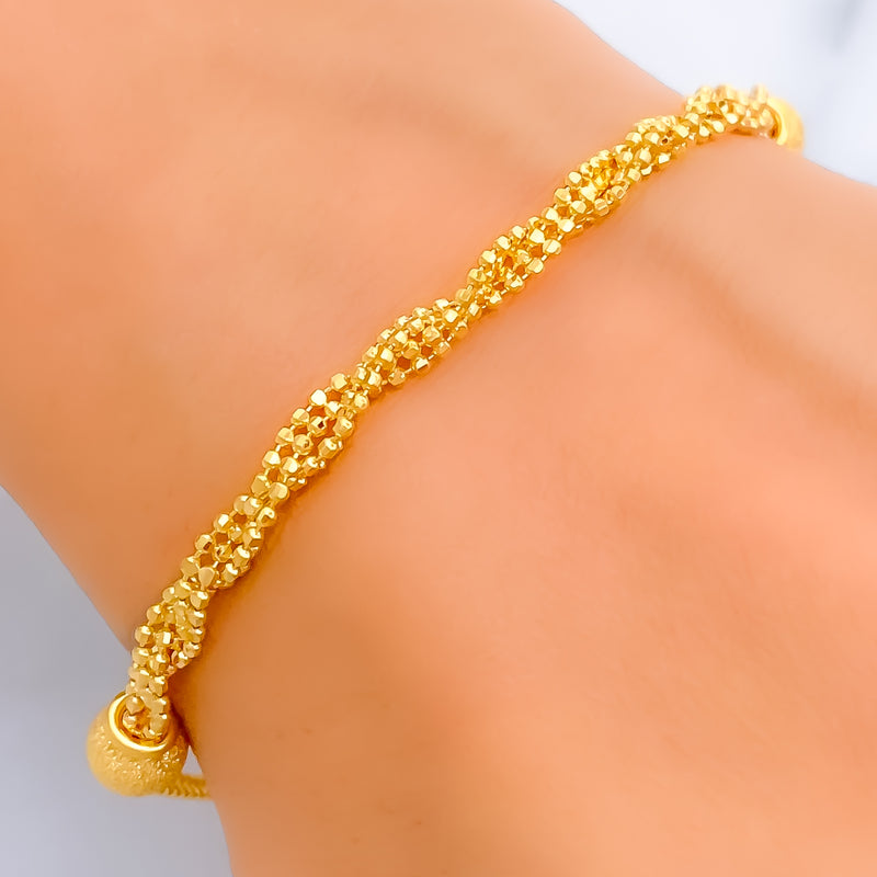 lovely-intertwined-22k-gold-bracelet