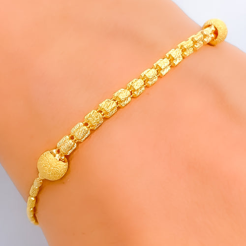 delightful-attractive-22k-gold-bracelet