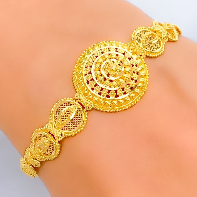 opulent-round-22k-gold-bracelet