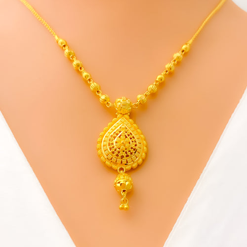 dazzling-vibrant-22k-gold-necklace-set