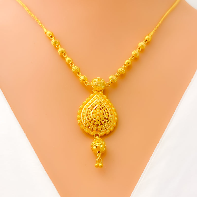 dazzling-vibrant-22k-gold-necklace-set