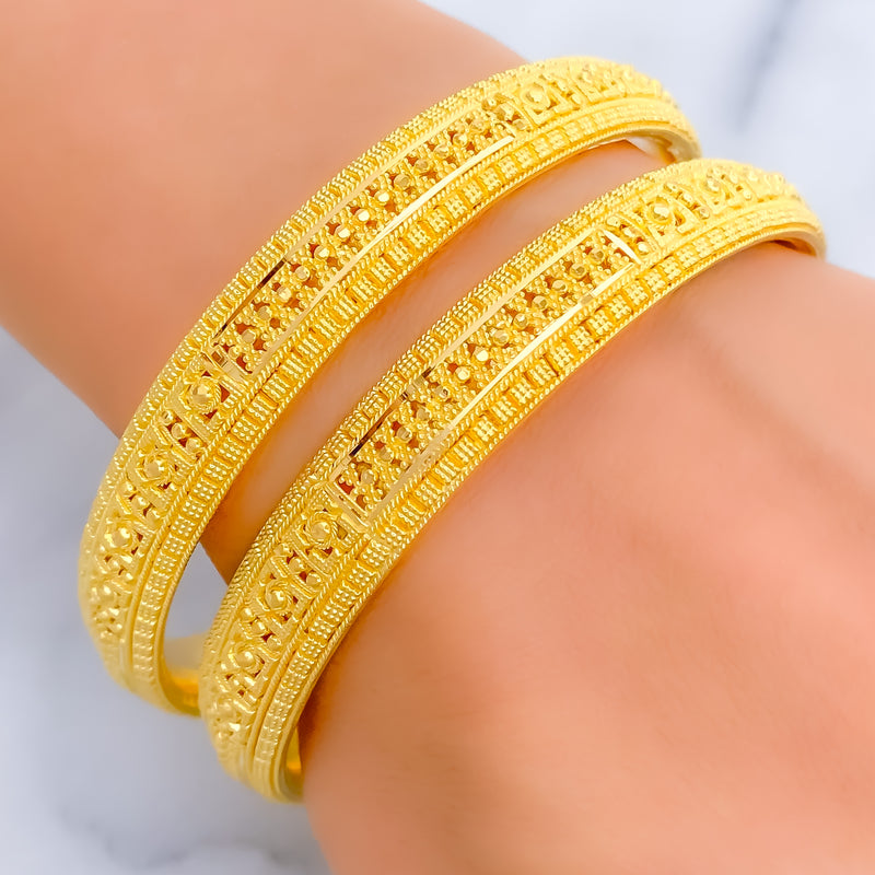 Regal Checkered Charming 22k Gold Bangle Pair 