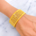 Versatile Graceful 22k Gold Netted Screw Bangle 