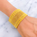 Grandiose Checkered Flower 22k Gold Screw Bangle 