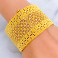 Grandiose Checkered Flower 22k Gold Screw Bangle 