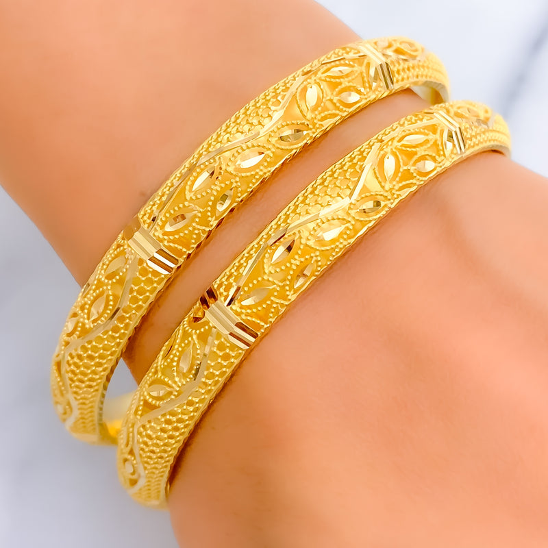 extravagant-leaf-adorned-21k-gold-bangles