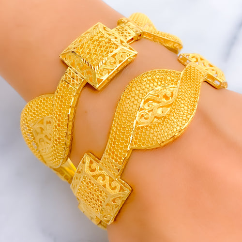 Golden Elegant Netted 21k Gold Bangles