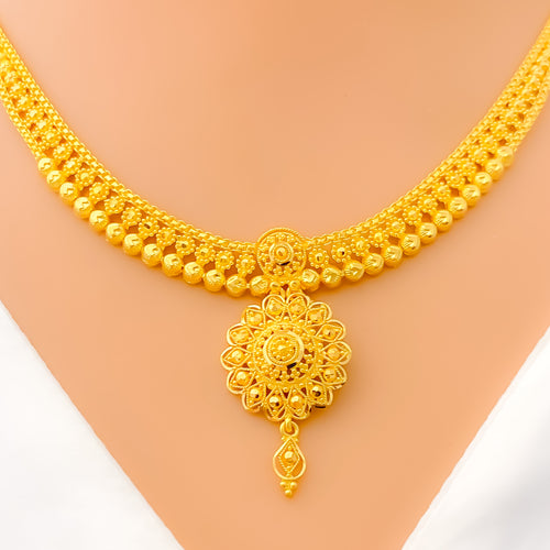 Radiant Graceful 22k Gold Necklace Set 