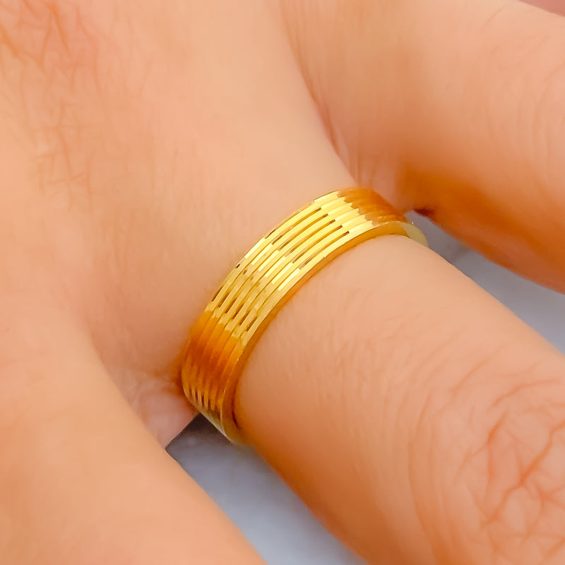 Iconic Lustrous Striped 22k Gold Band 