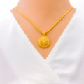 reflective-flower-accented-22k-gold-pendant-set