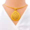 noble-decorative-drop-22k-gold-pendant-set