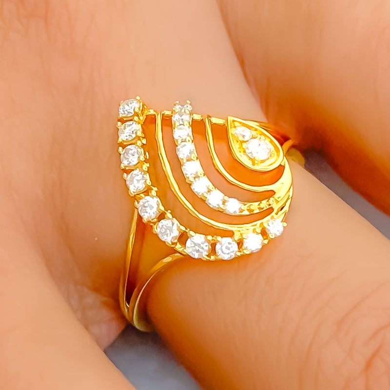 alternating-bold-stripe-drop-18k-gold-diamond-statement-ring