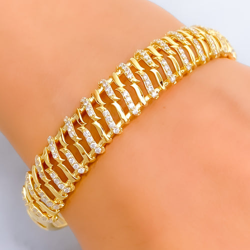 shiny-alternating-striped-diamond-18k-gold-bangle-bracelet