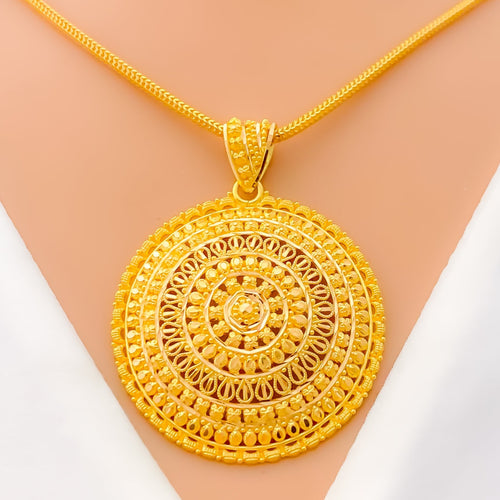 sophisticated-festive-22k-gold-pearl-pendant