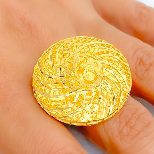 Lovely Upscale 21k Gold Ring