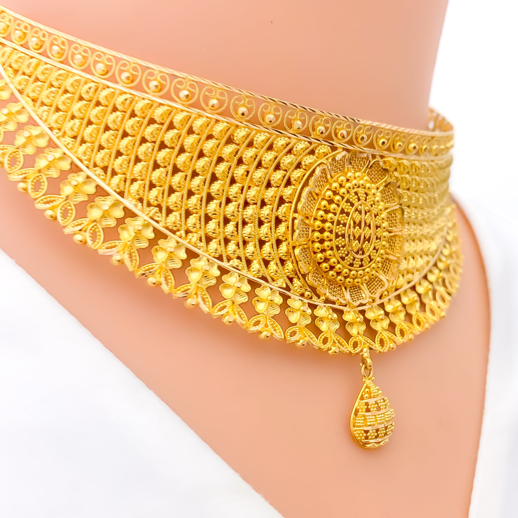 Chokcer Regal Oval Flower 22K Gold Choker Necklace Set – Andaaz Jewelers