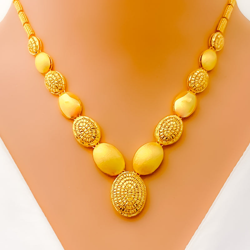 Shimmering High Finished 22k Gold Oval Necklace Set