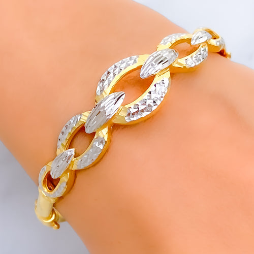 Graduating Textured 22k Gold Bangle Bracelet 