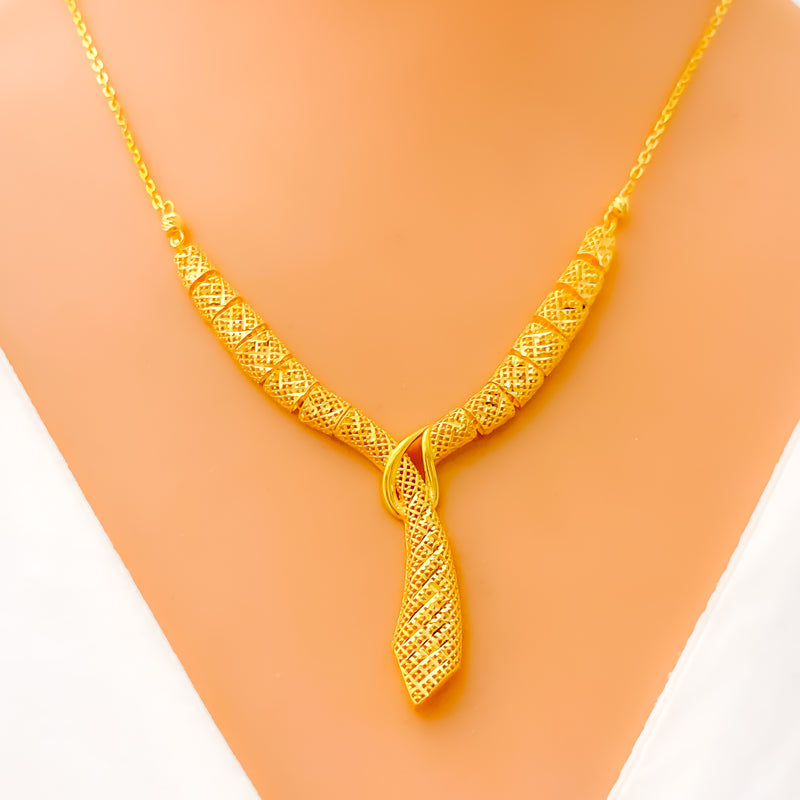Contemporary Delightful 22k Gold Necklace Set