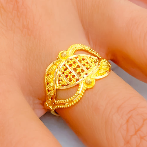 vibrant-blooming-22k-gold-ring