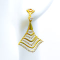 shiny-wavy-striped-18k-gold-diamond-earrings