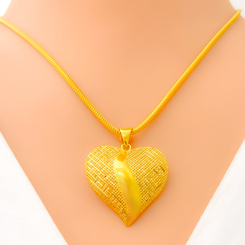 Accented Heart 22K Gold Pendant Set