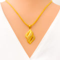 Sleek Artistic 22K Gold Pendant Set