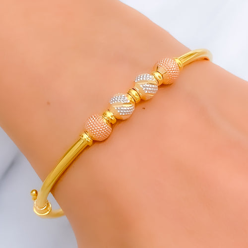 Noble Classy Vibrant 22k Gold Bangle Bracelet