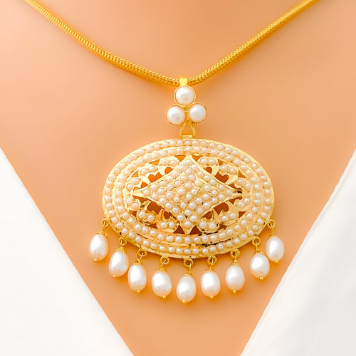 Rich Refined Oval 22k Gold Pearl Pendant Set