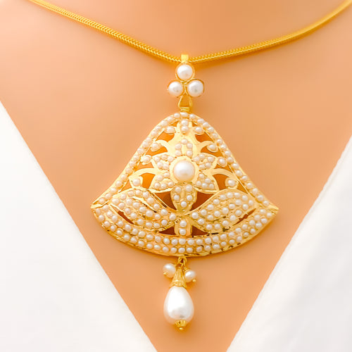 Embellished Floral Fanned 22k Gold Pearl Pendant Set