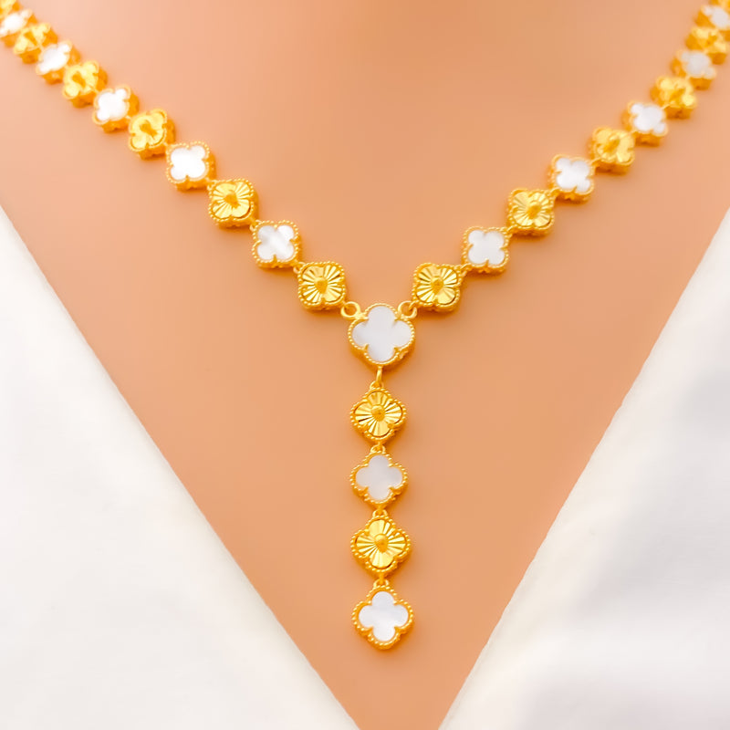 Stately Alternating 21k Gold Clover Necklace 