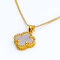 Stylish Stunning 21k Gold Clover Pendant W/Chain 