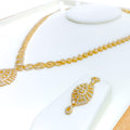 festive-sparkling-motif-diamond-18k-gold-necklace-set