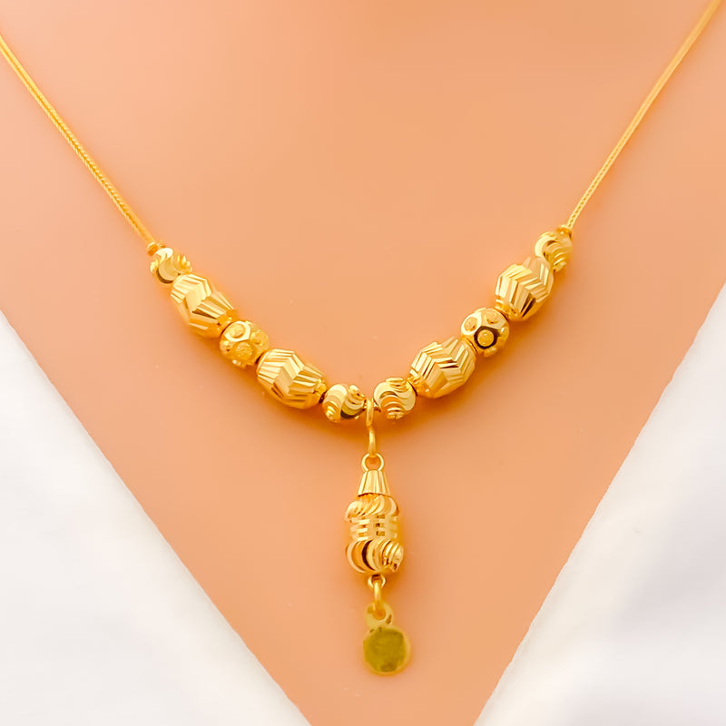 fashionable-sleek-21k-gold-necklace