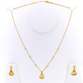 Edgy Lustrous 21k Gold Fanned Necklace Set 